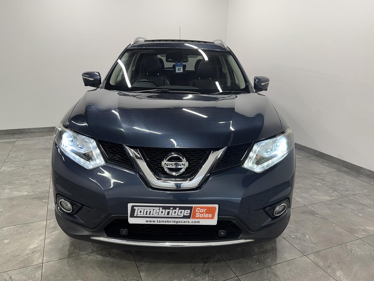 Nissan X-Trail view 3
