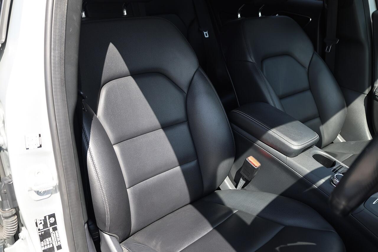 Mercedes-Benz Gla view 13