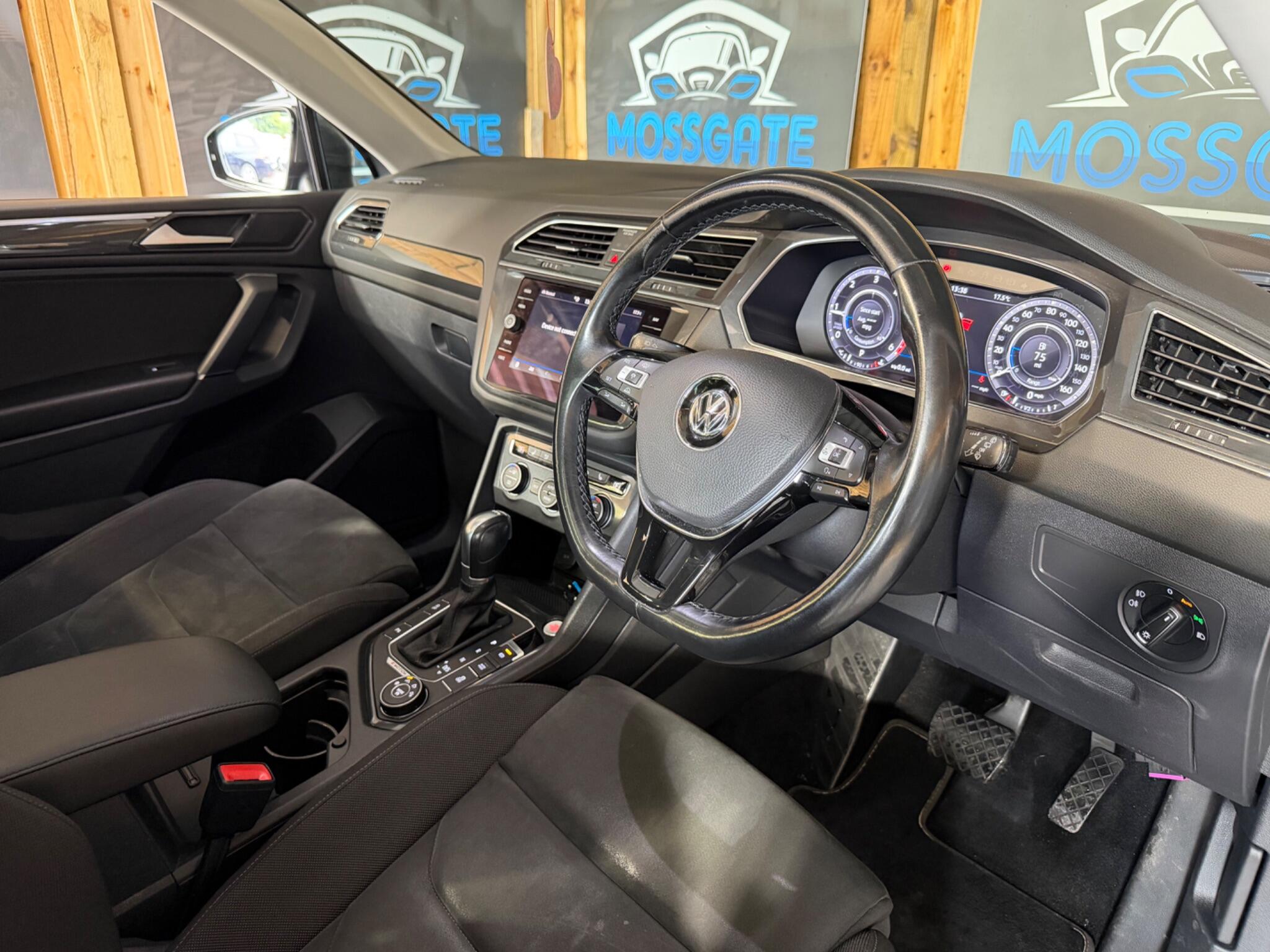 Volkswagen Tiguan Allspace view 22