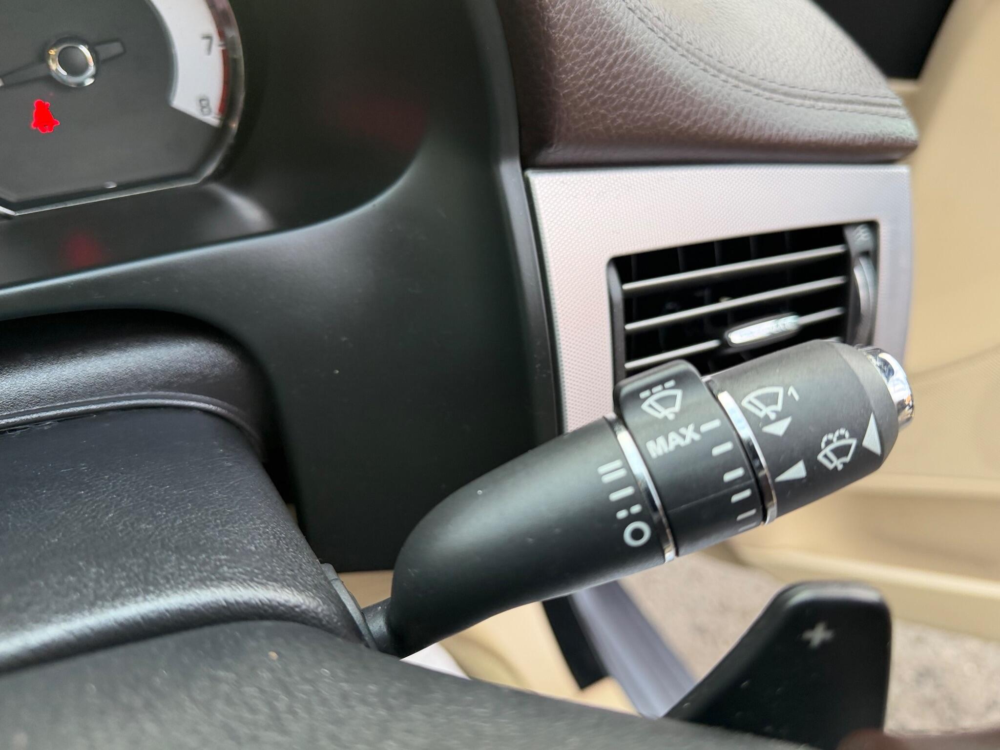 Jaguar XF view 50