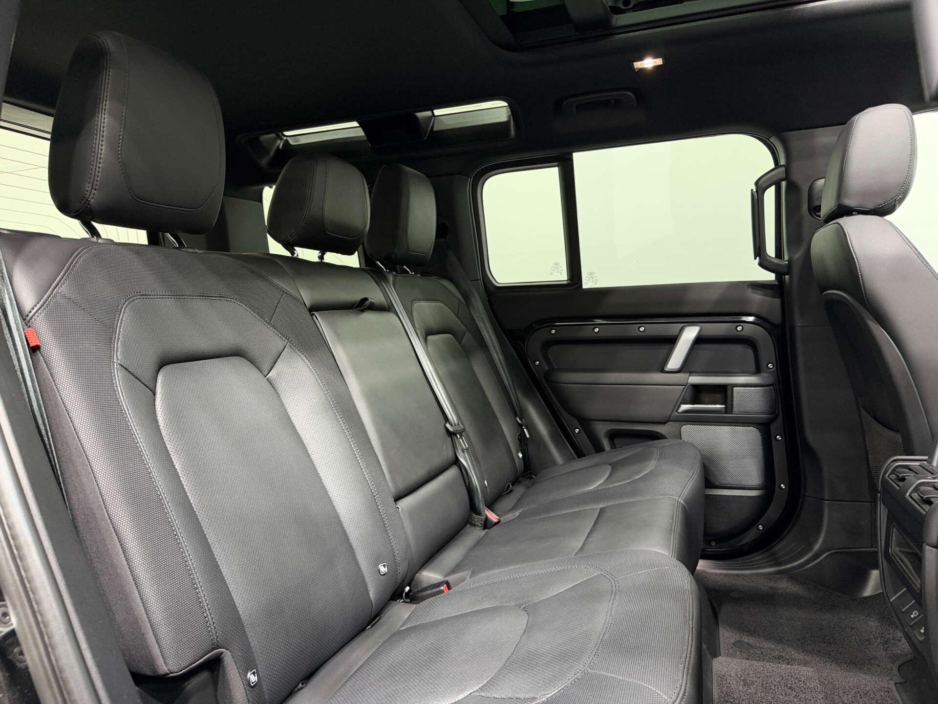 Land Rover Defender view 13