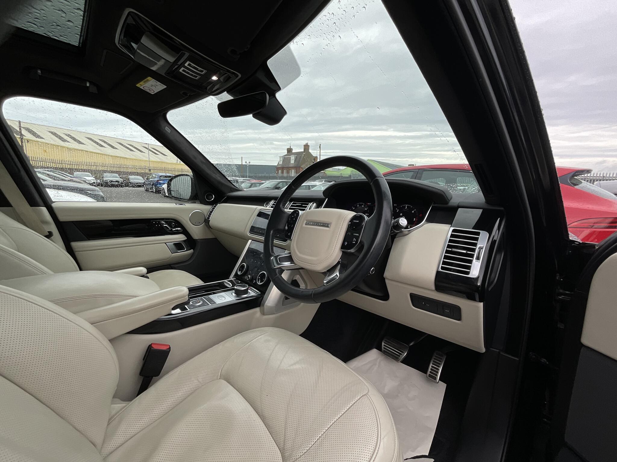Land Rover Range Rover view 6