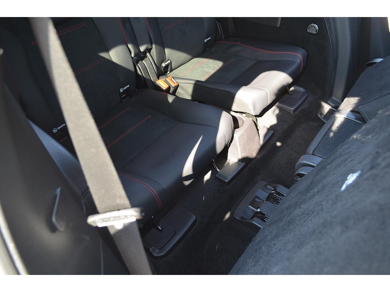 Mercedes-Benz GLB view 22