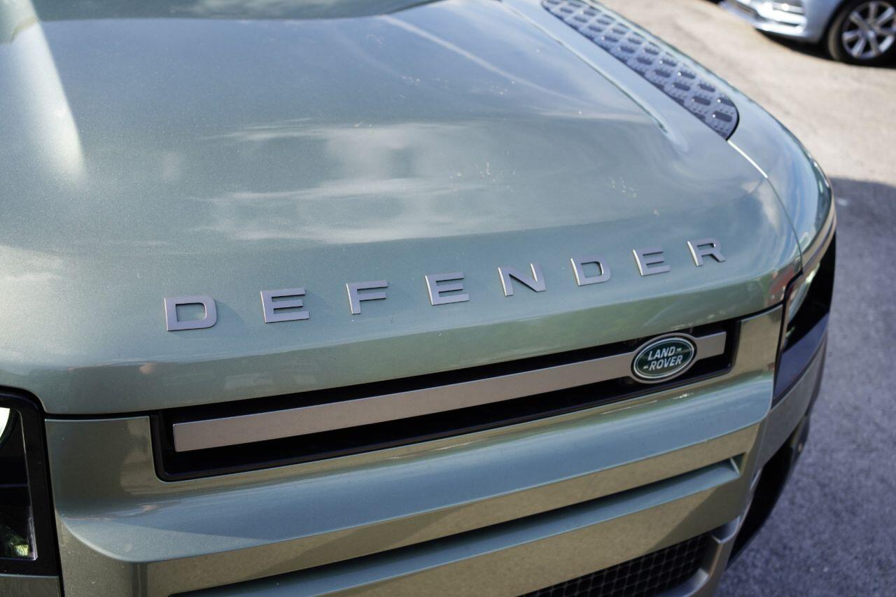 Land Rover Defender view 16