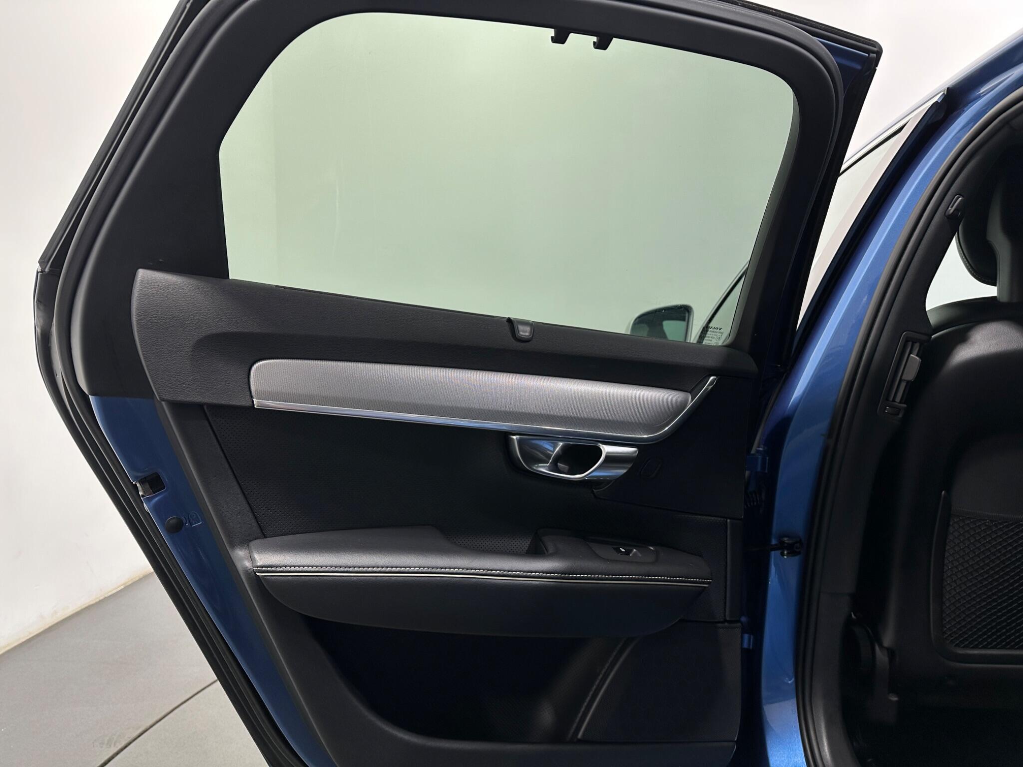 Volvo S90 view 37