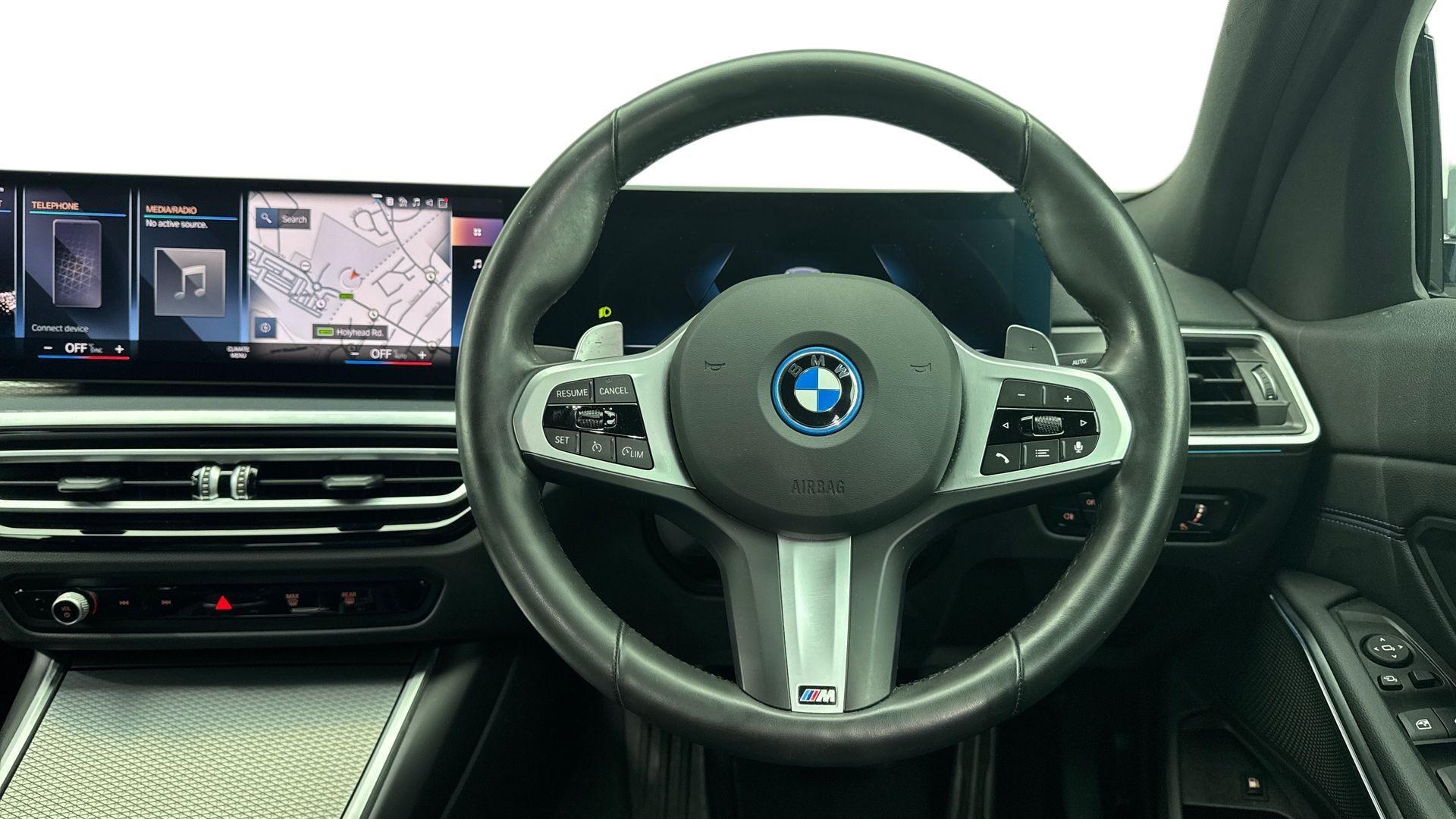 BMW 3 Series view 5