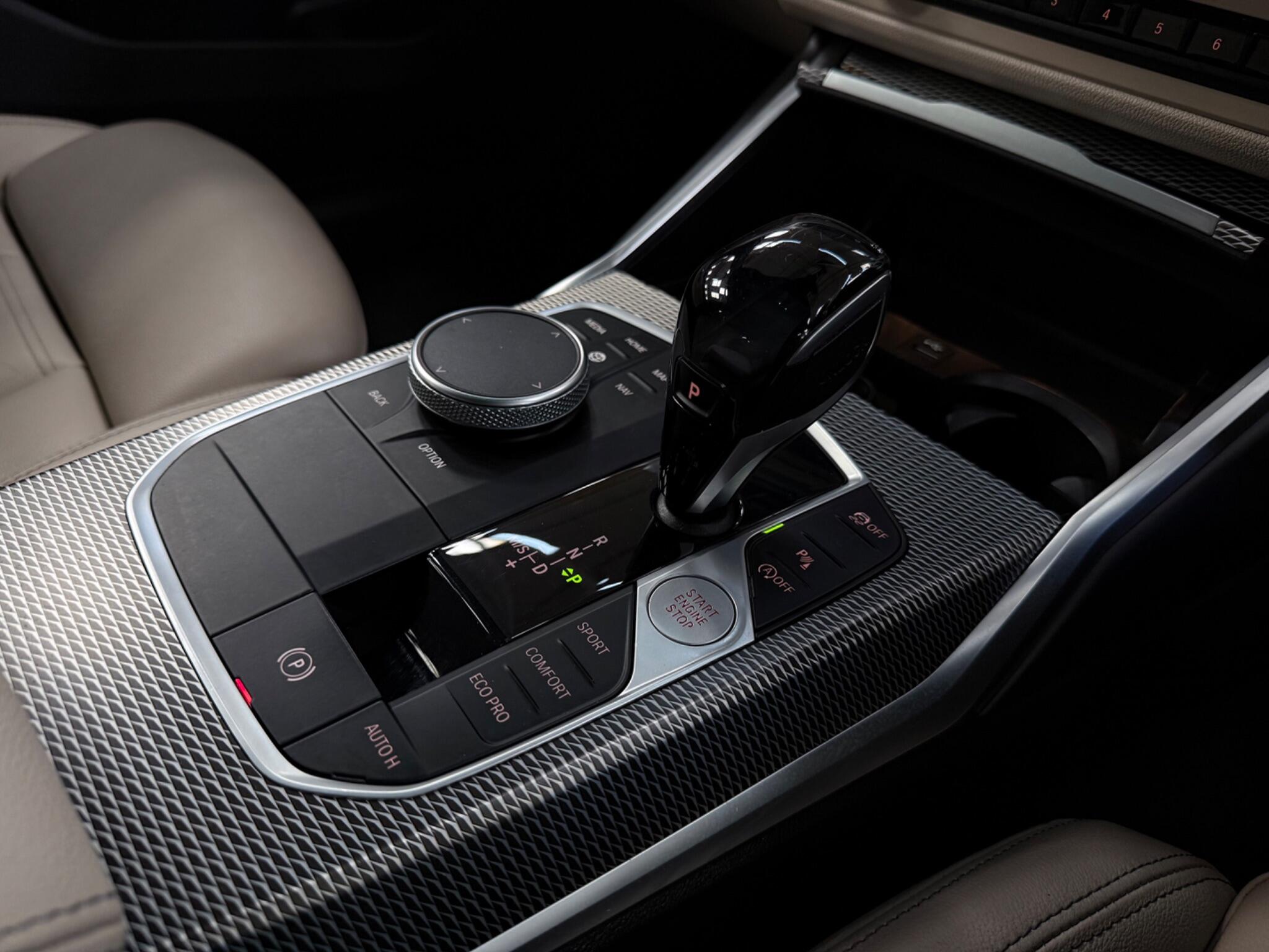 BMW 3 Series view 21