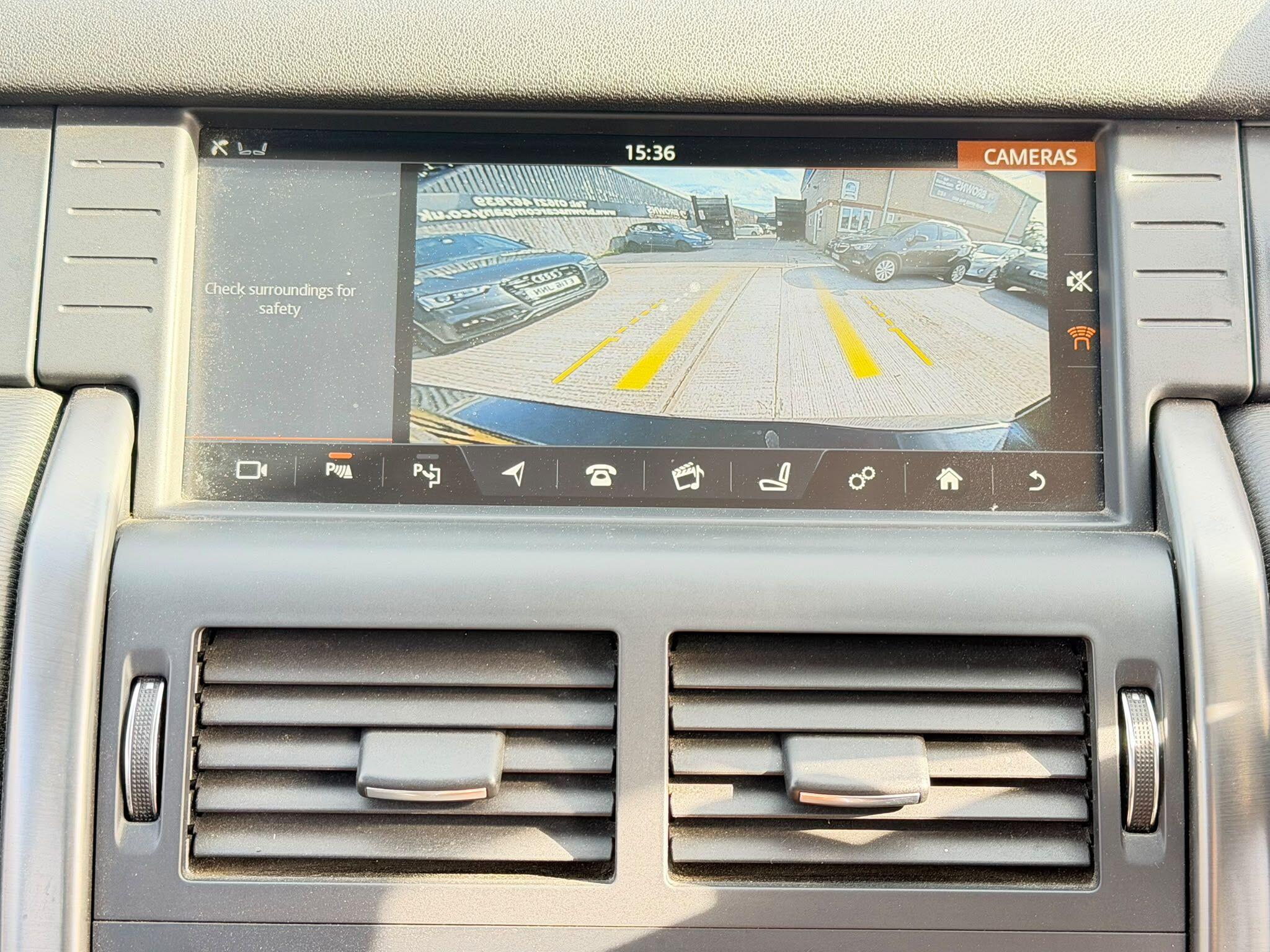 Land Rover Discovery Sport view 26