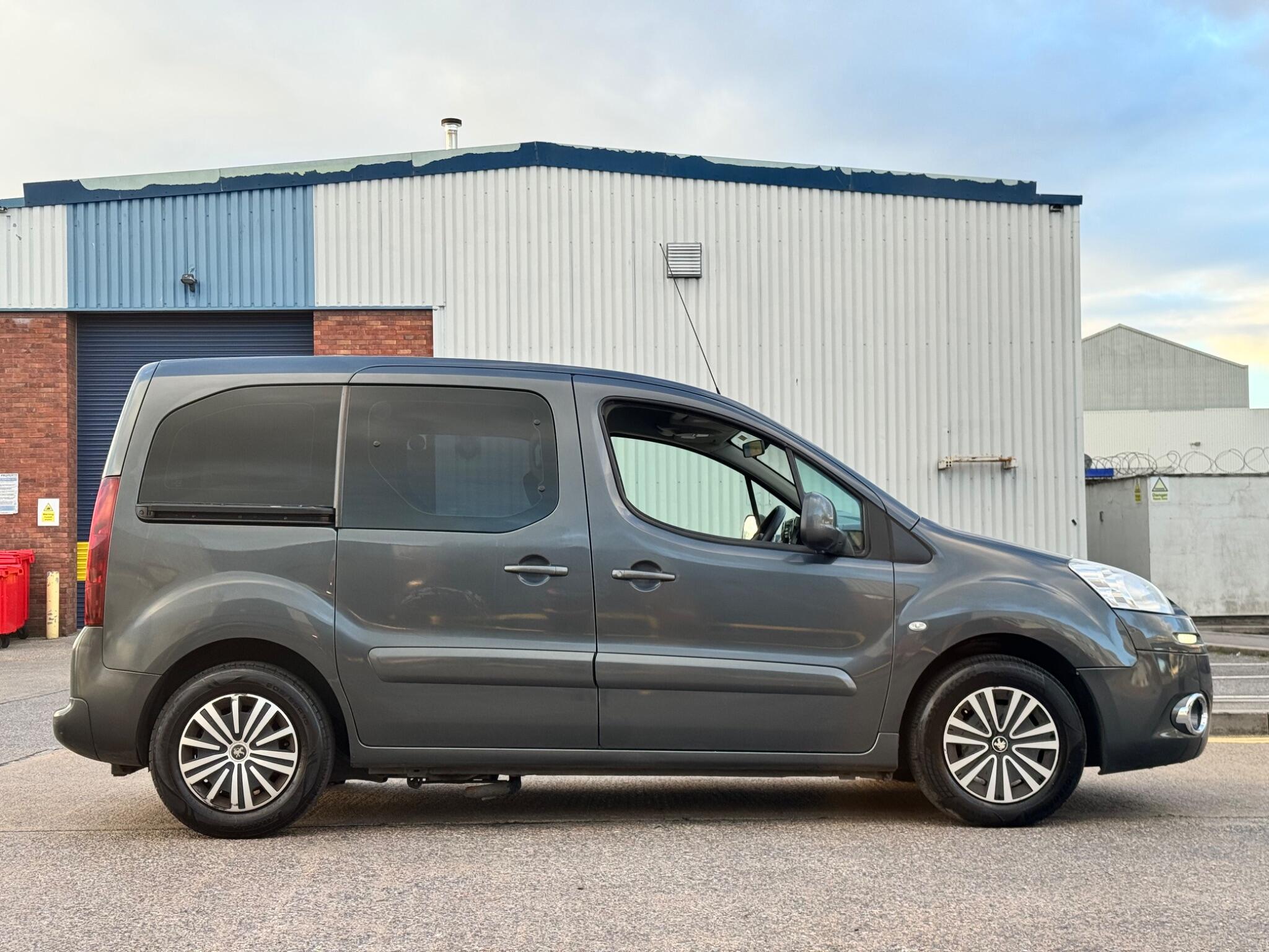 Peugeot Partner Tepee view 19
