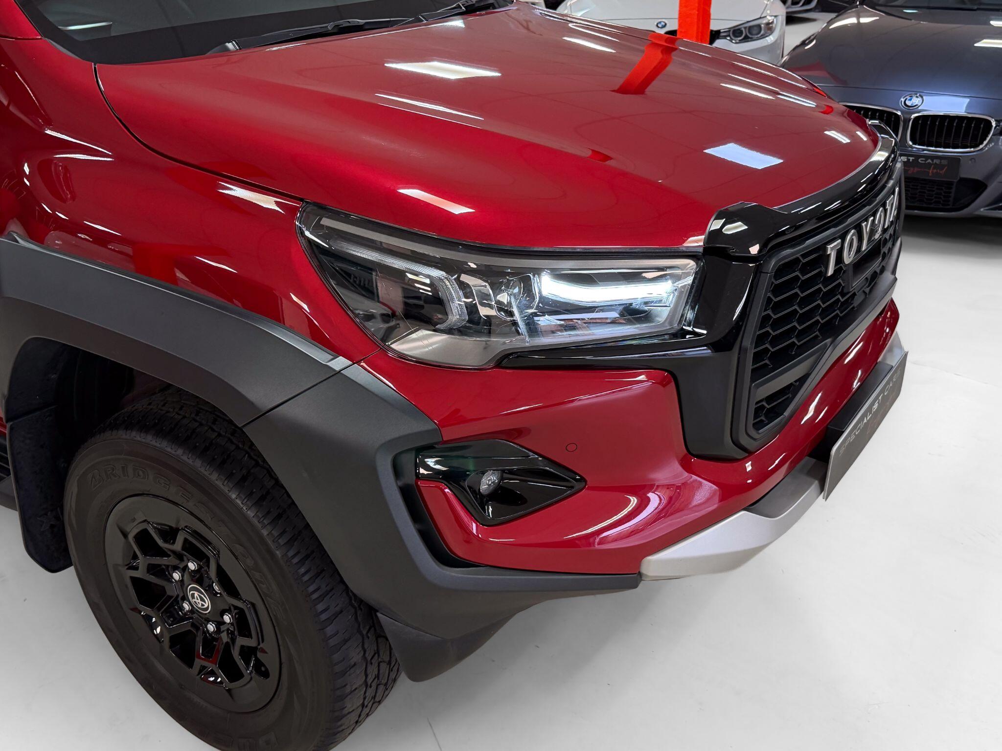 Toyota Hilux view 22