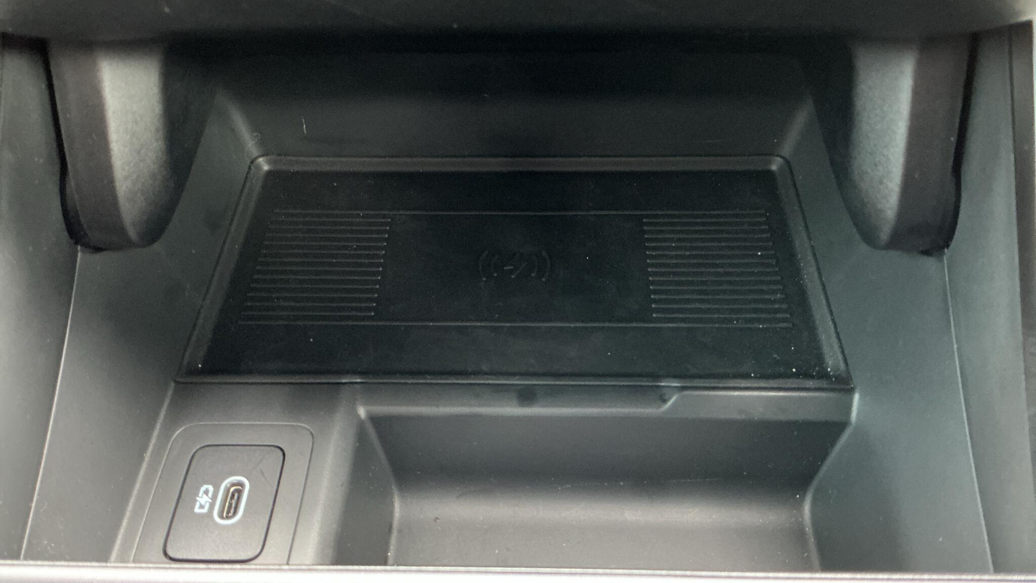Land Rover Range Rover Evoque view 23