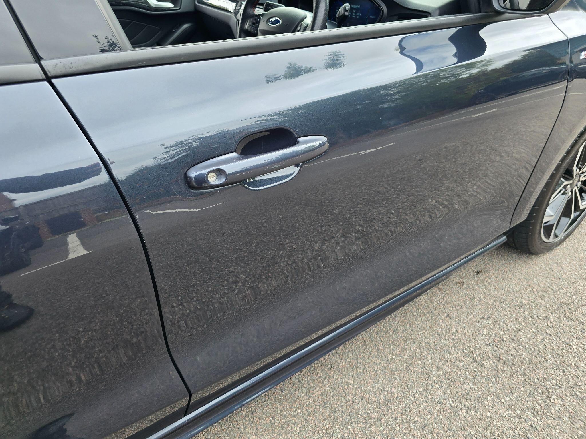 Ford Focus view 98