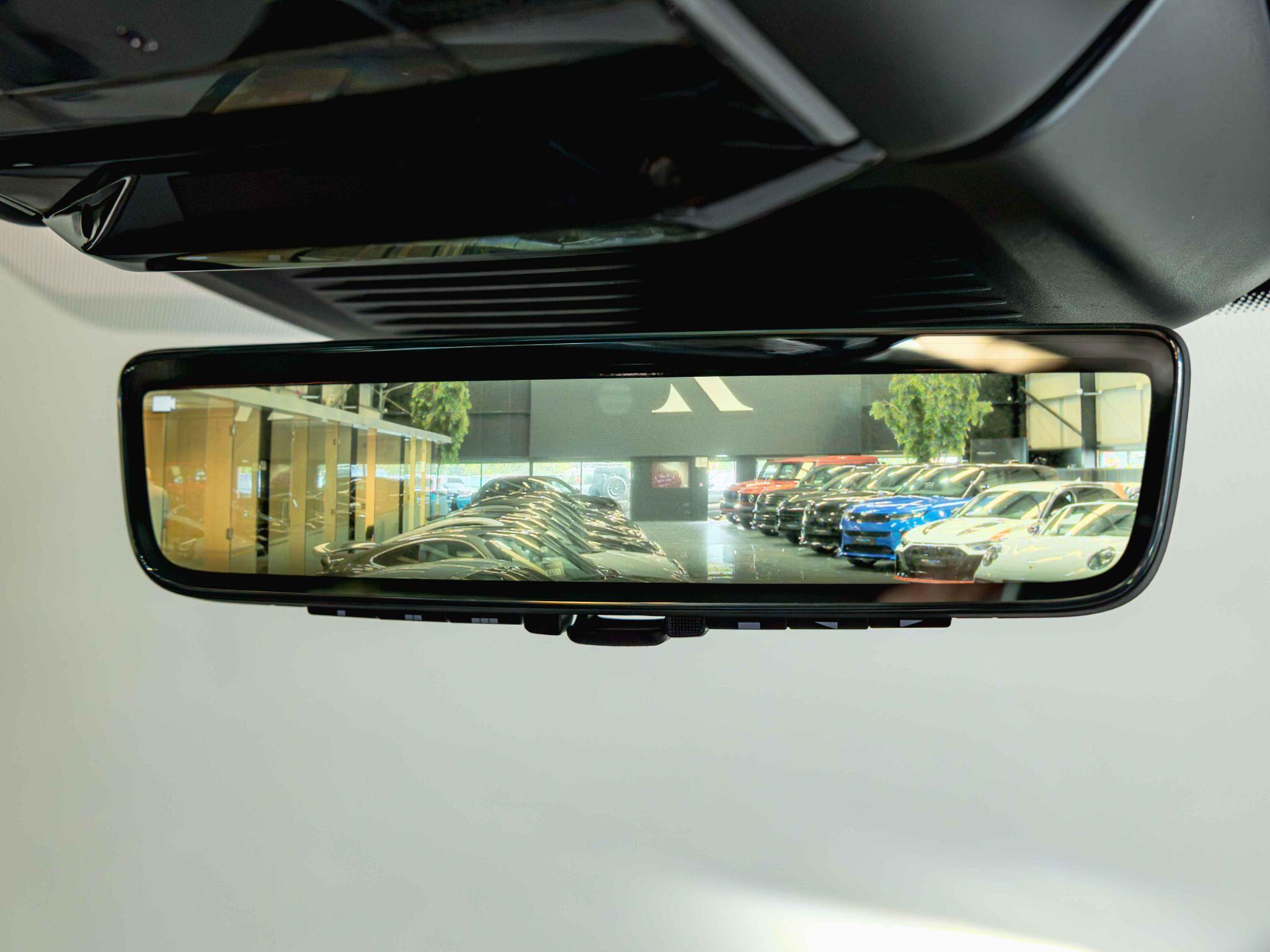 Land Rover Range Rover view 18