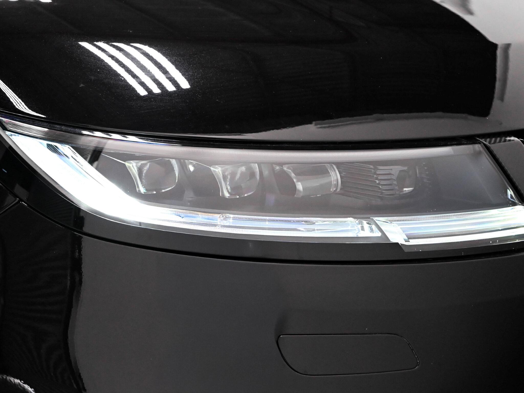 Land Rover Range Rover Sport view 18