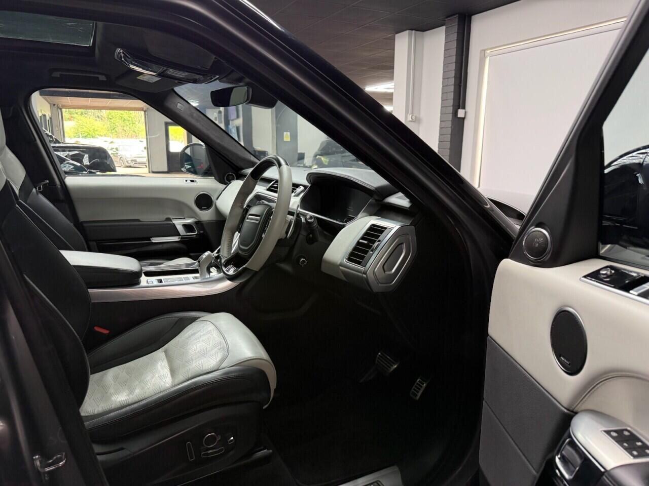 Land Rover Range Rover Sport view 35