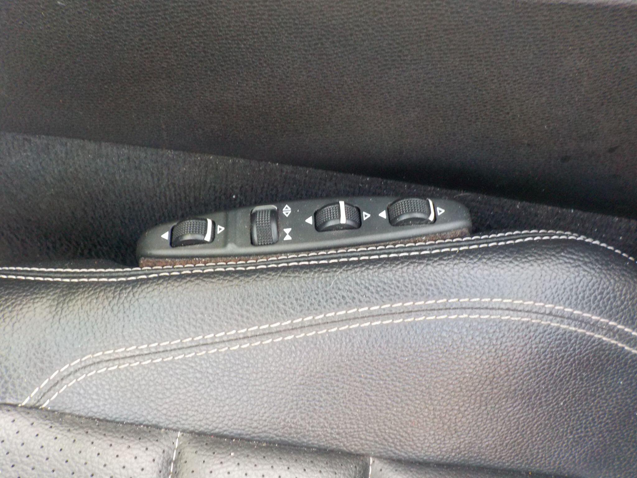 Mercedes-Benz E Class 2.1 E220 CDI BlueEfficiency Sport Edition 125 Cabriolet G-Tronic+ Euro 5 (s/s) 2dr