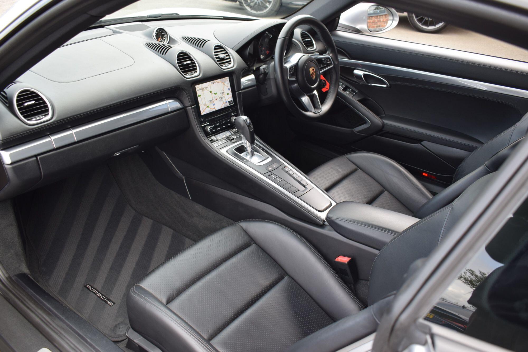Porsche Cayman view 27
