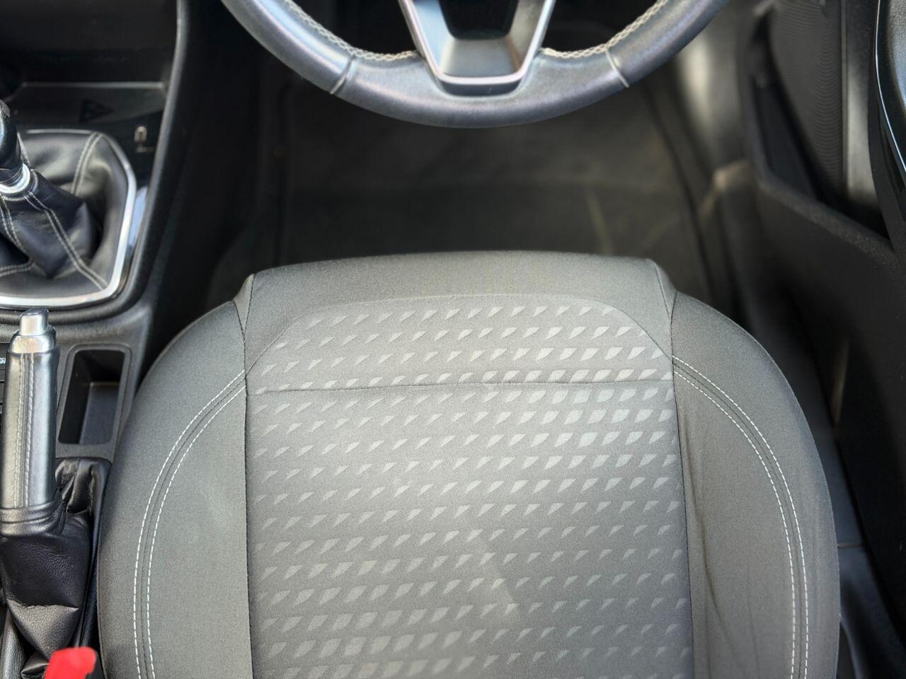 Ford Fiesta view 83