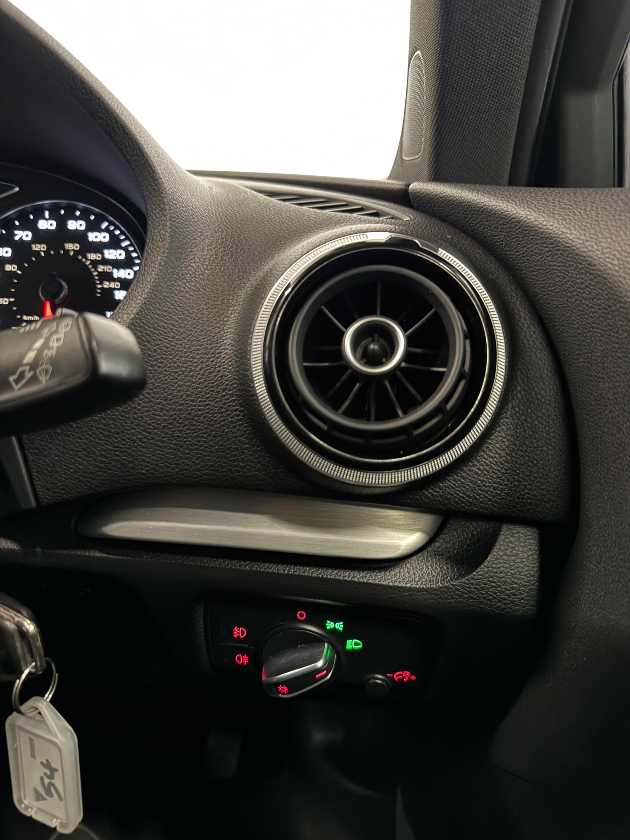 Audi A3 view 27