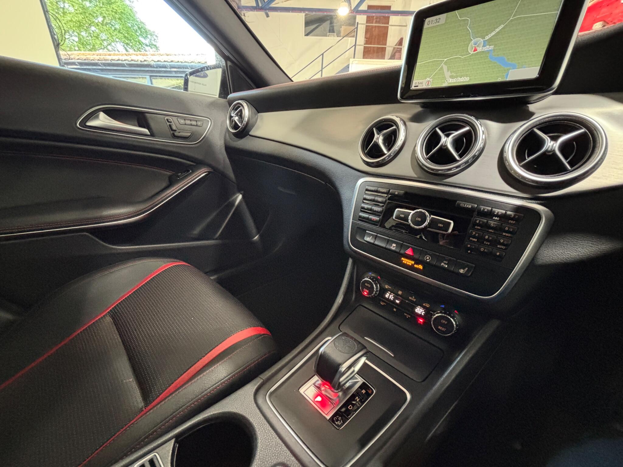 Mercedes-Benz Gla view 39