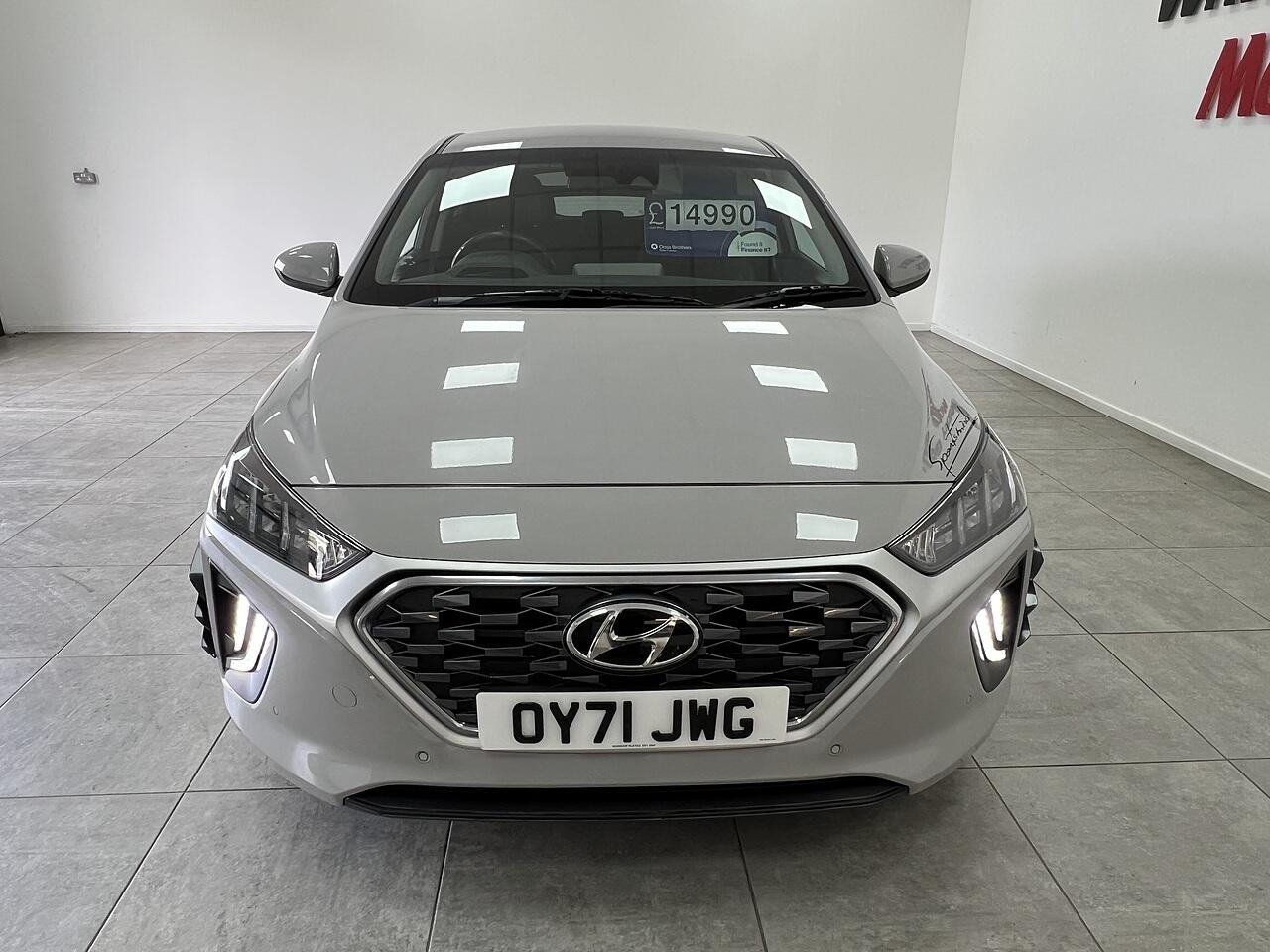 Hyundai Ioniq view 7
