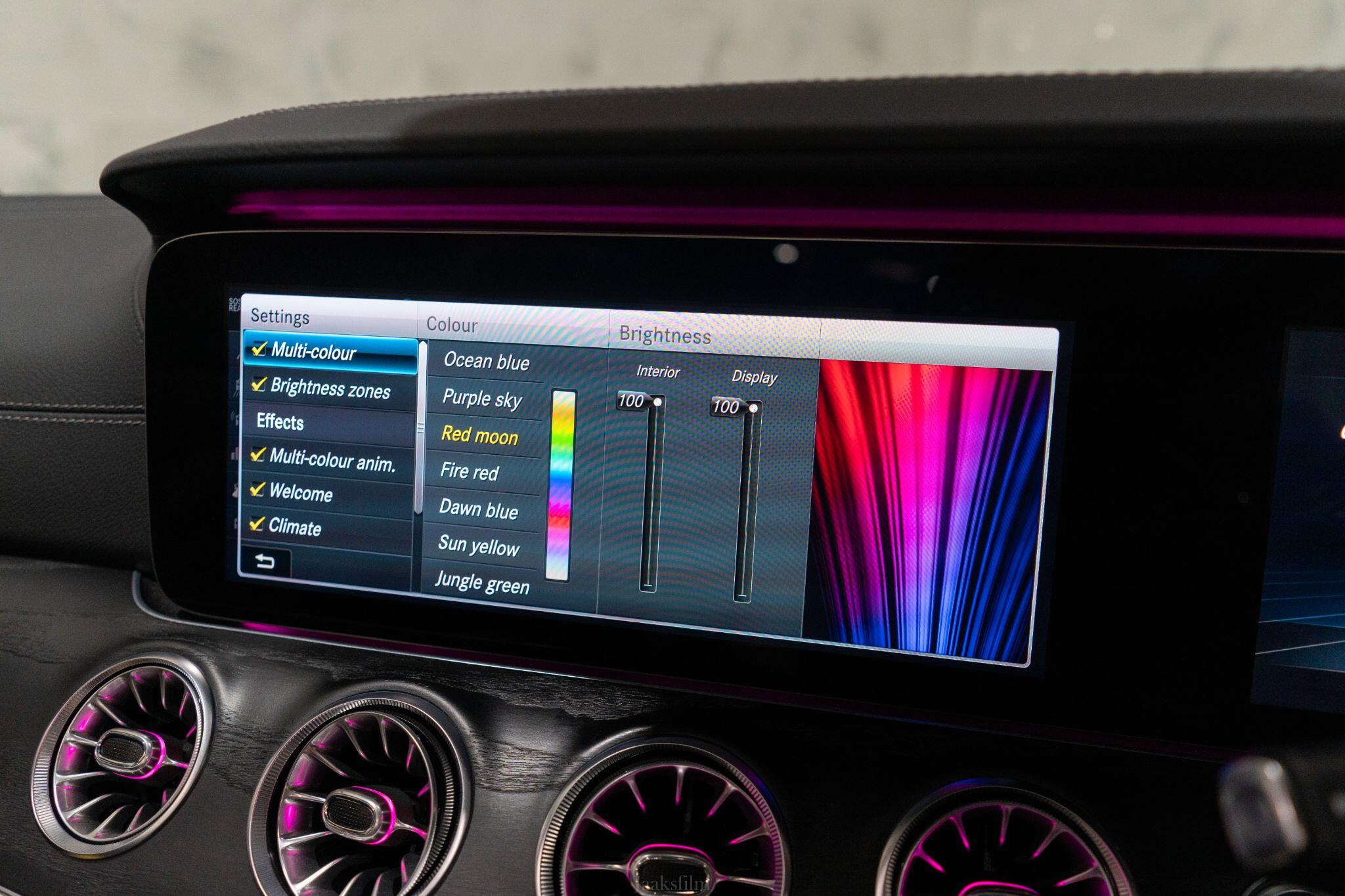 Mercedes-Benz E-Class view 25