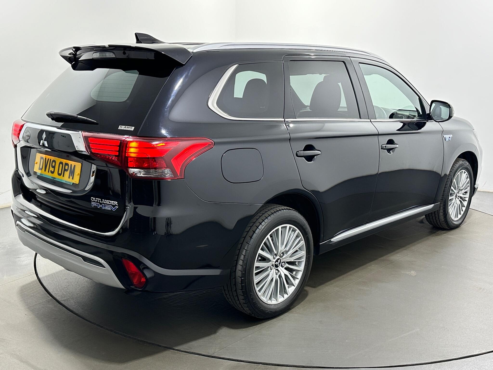 Mitsubishi Outlander view 50
