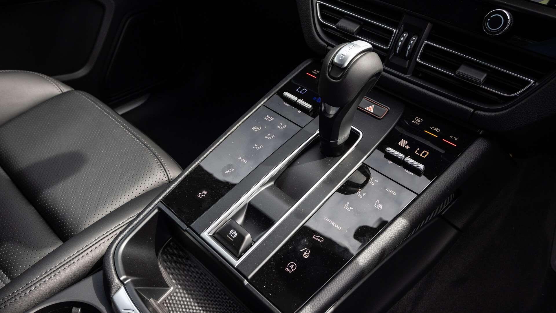 Porsche Macan view 9