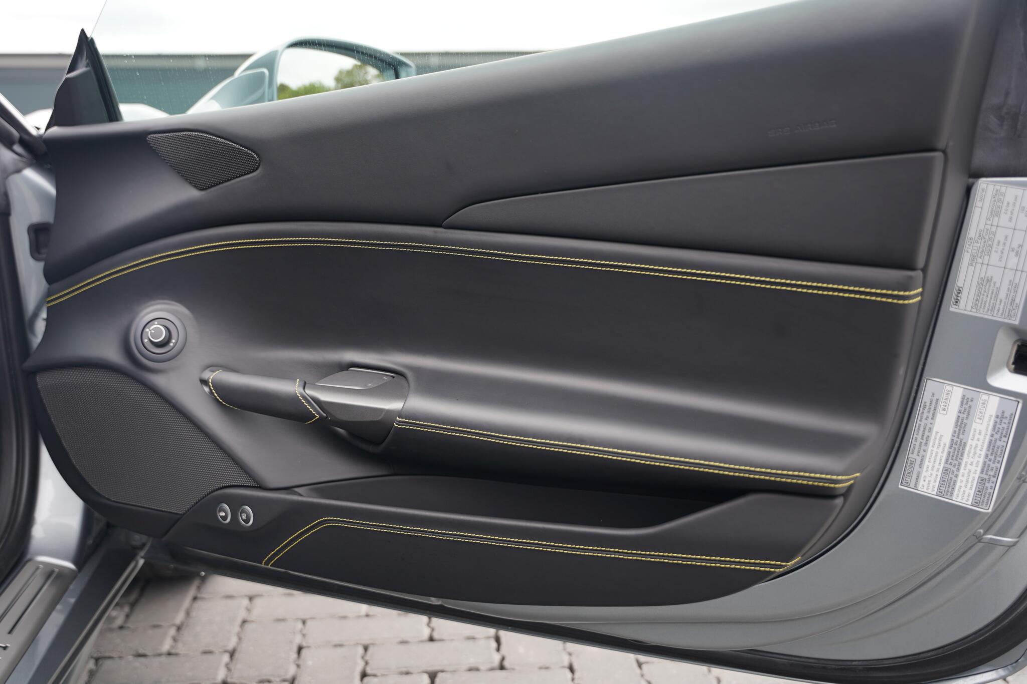 Ferrari 488 view 14