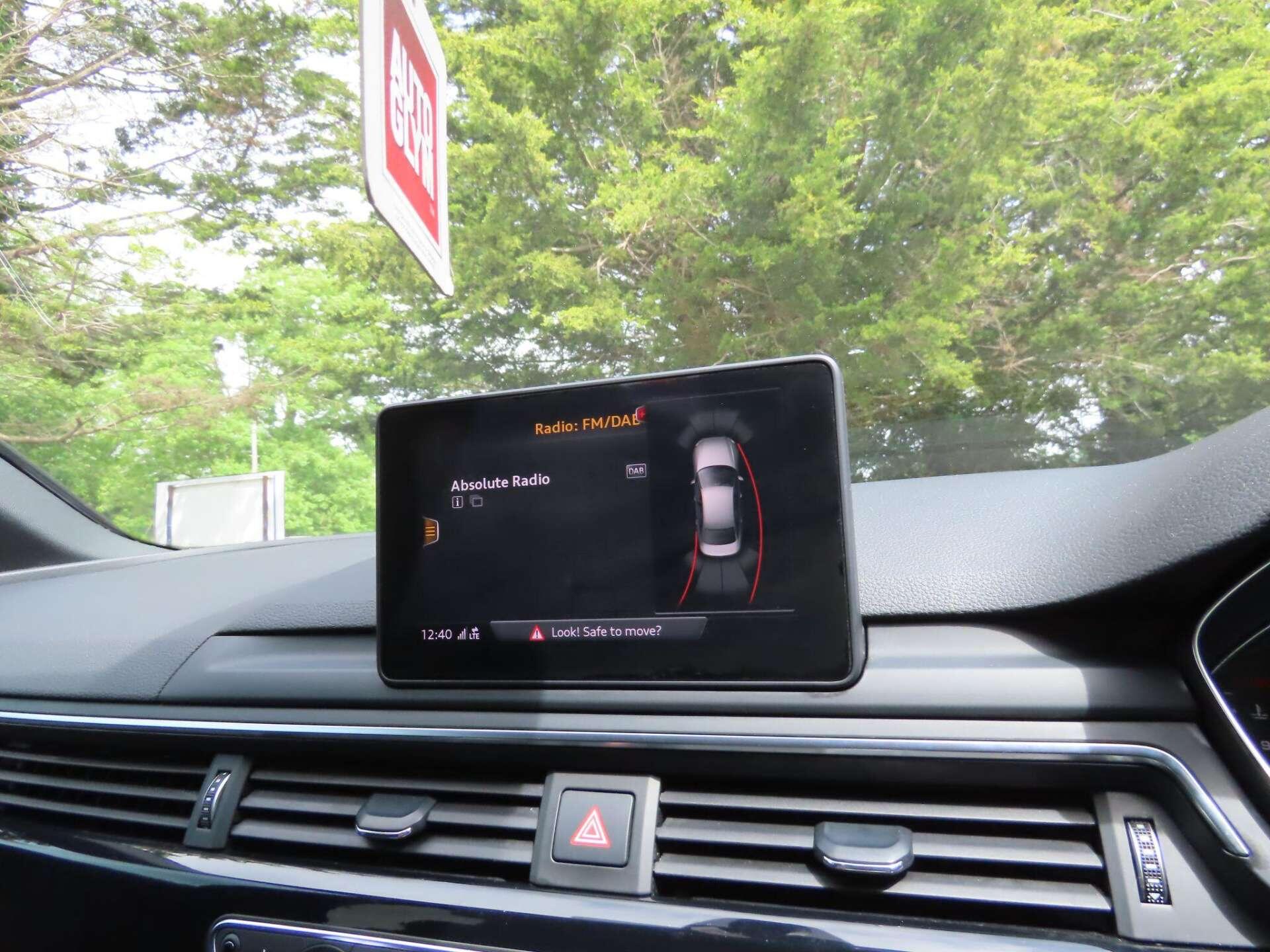 Audi A4 view 11