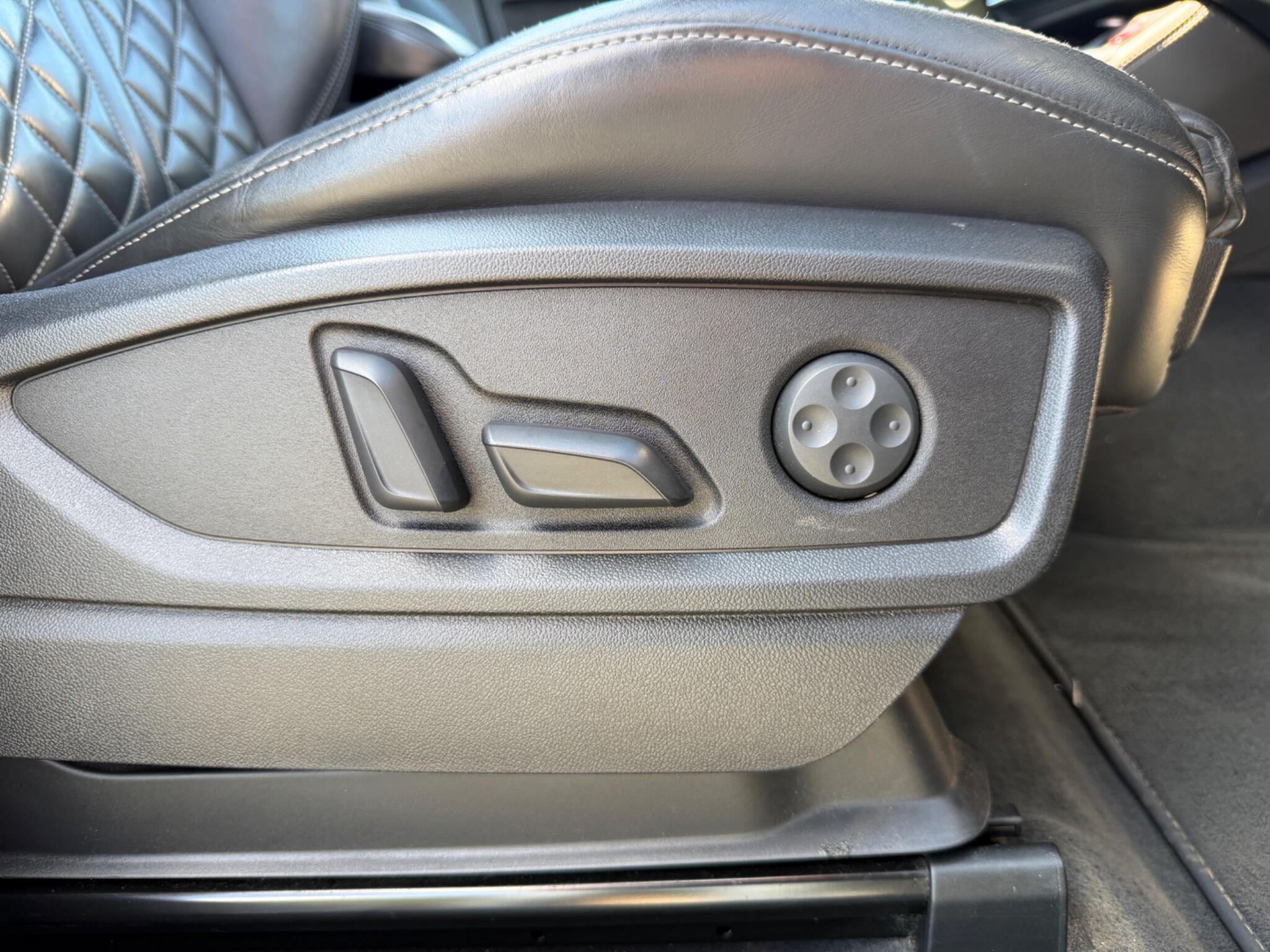 Audi SQ5 view 10