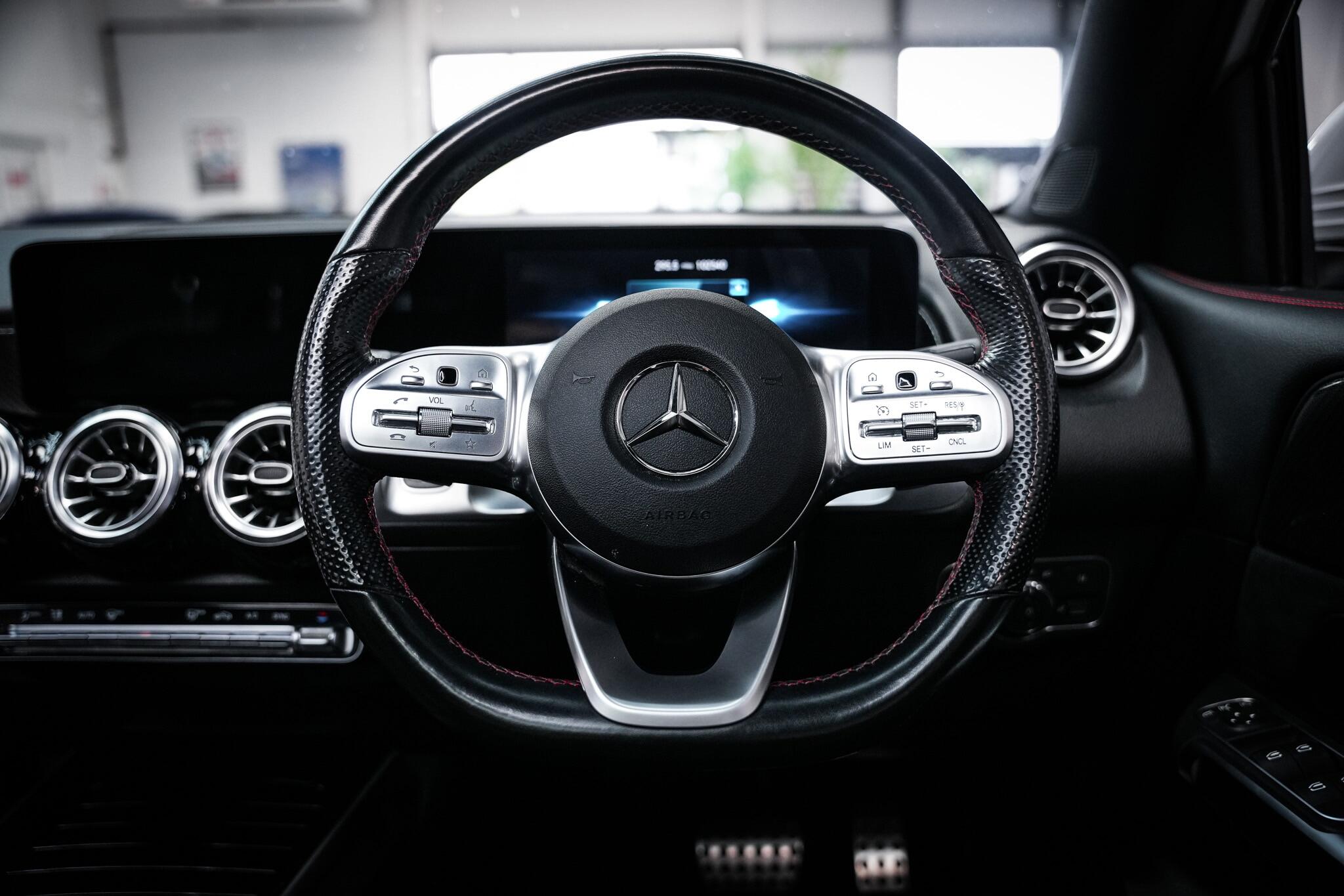 Mercedes-Benz GLB view 20