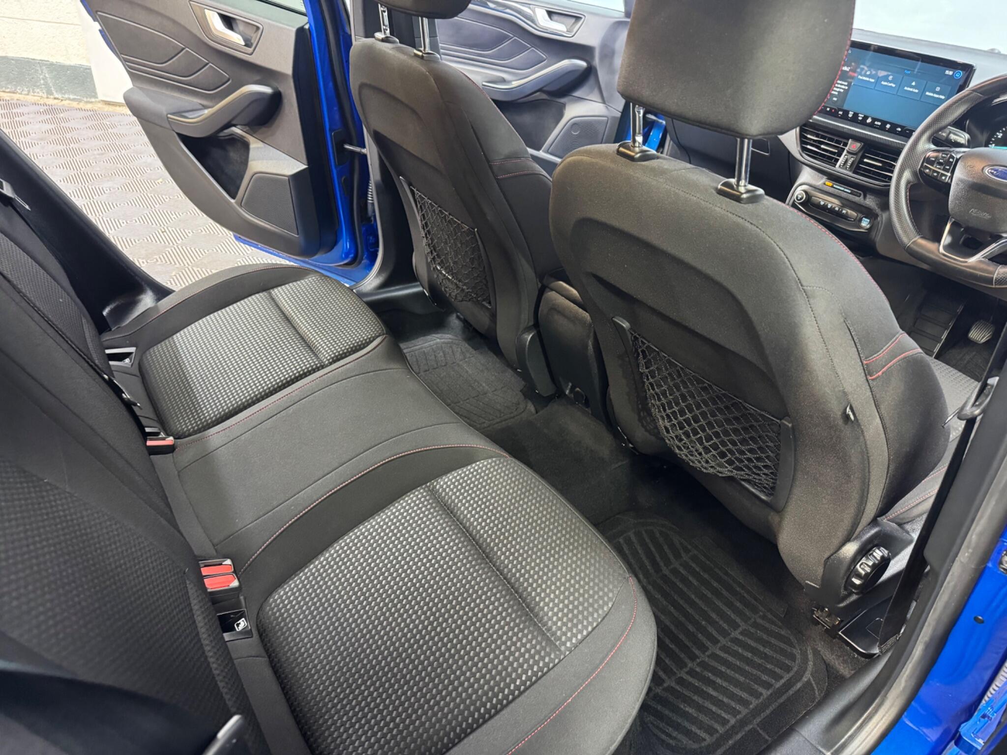 Ford Focus view 24