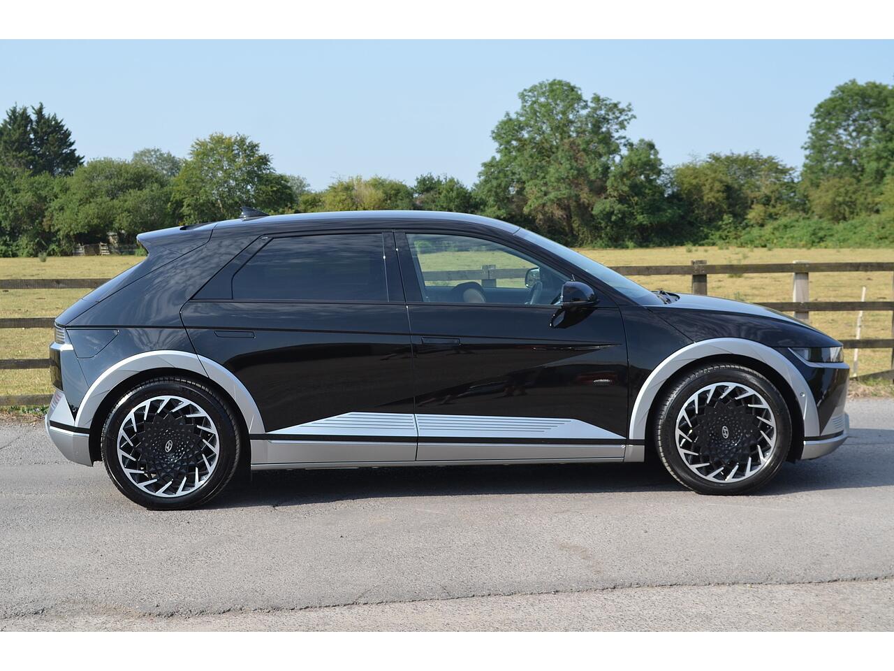 Hyundai Ioniq 5 view 10