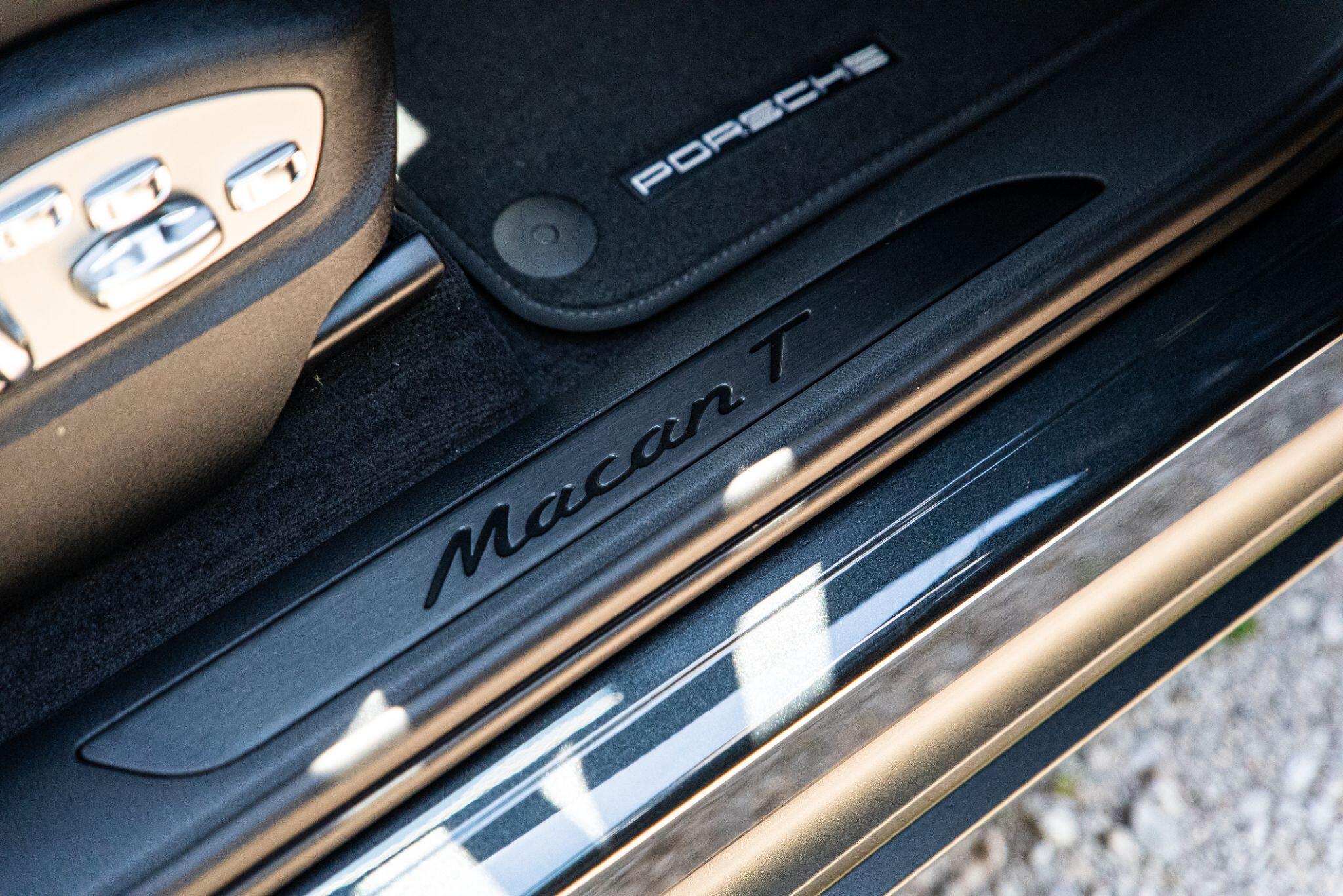 Porsche Macan view 98