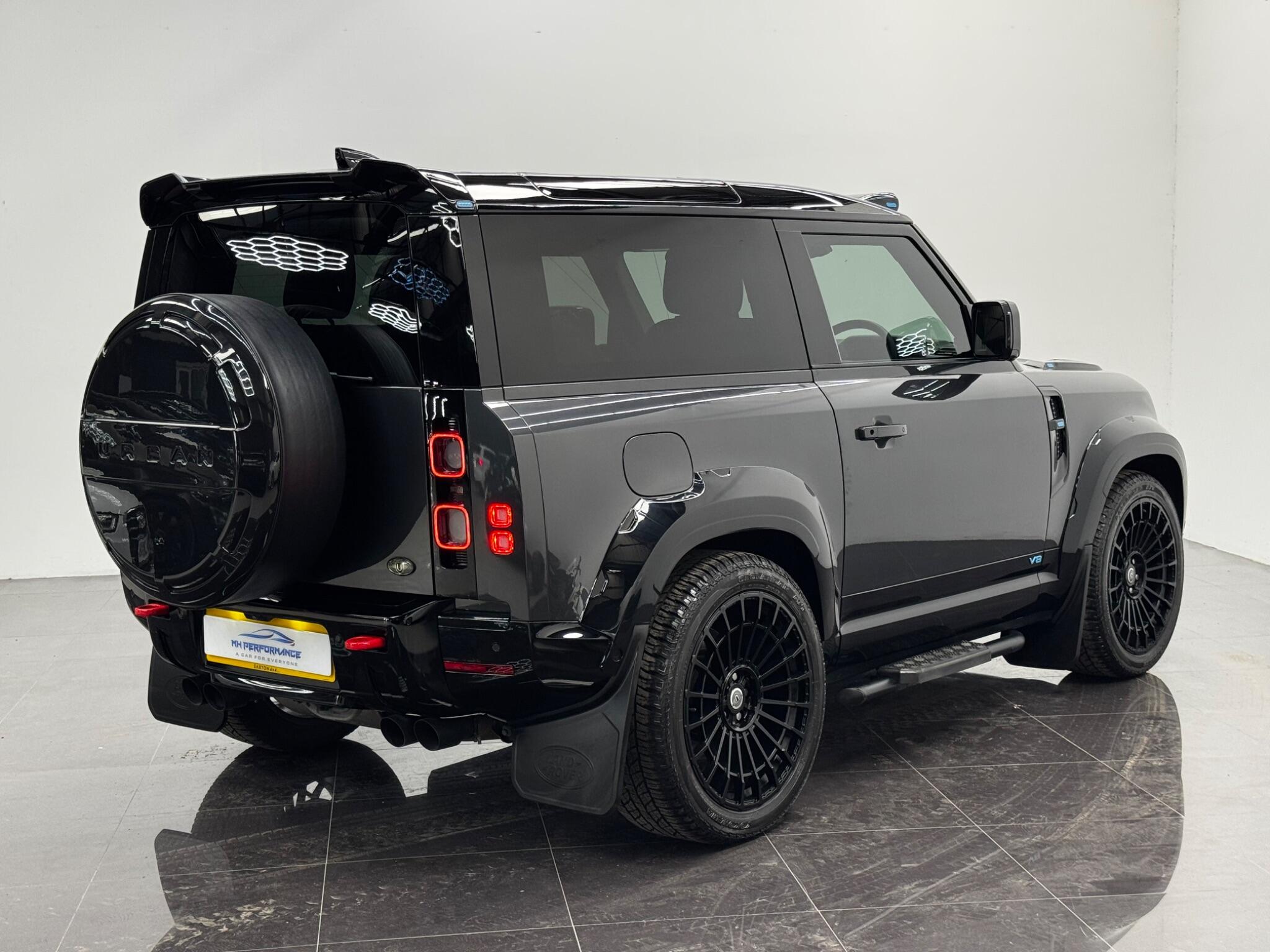 Land Rover Defender view 73