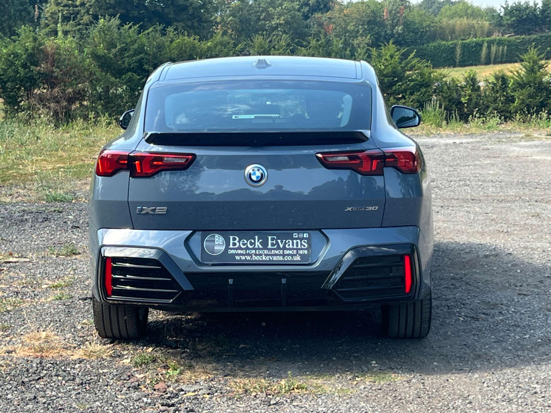 BMW Ix2 view 8