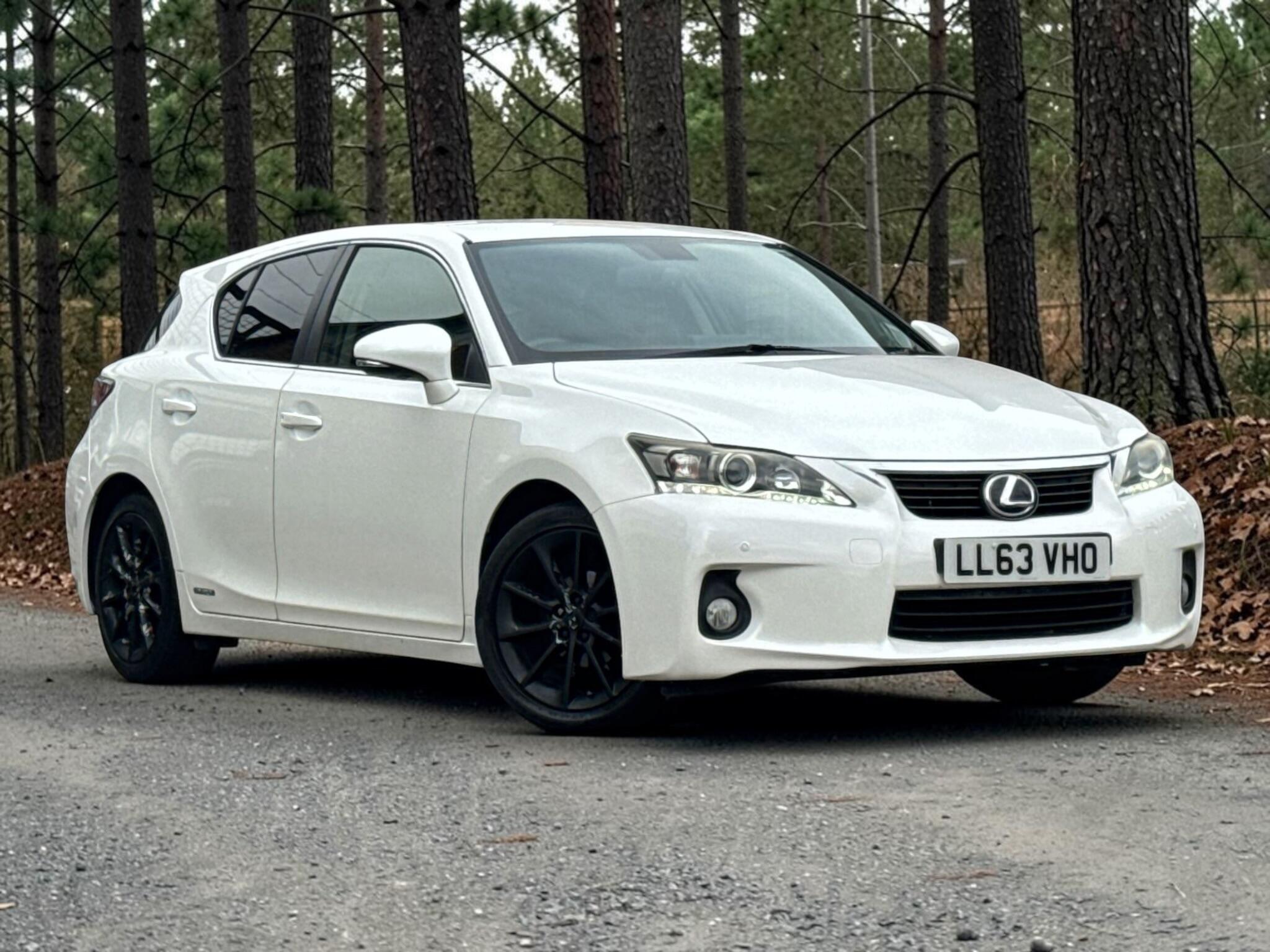 Lexus CT view 13