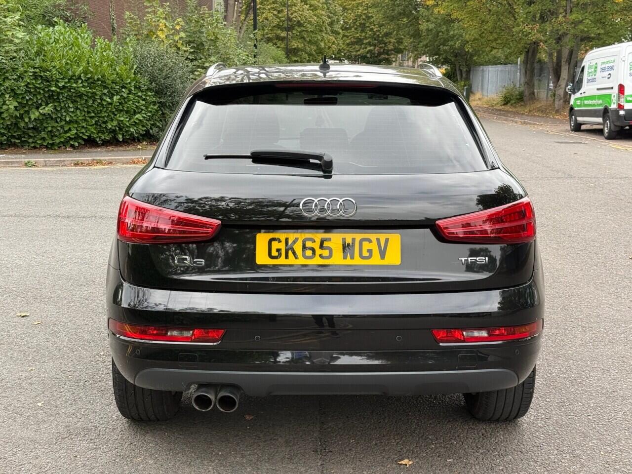 Audi Q3 view 6