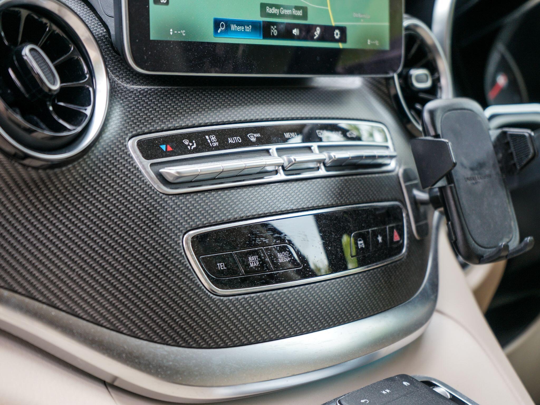 Mercedes-Benz V Class view 17
