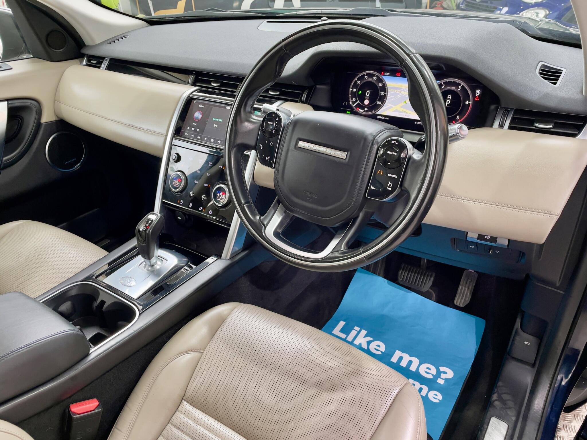 Land Rover Discovery Sport view 6