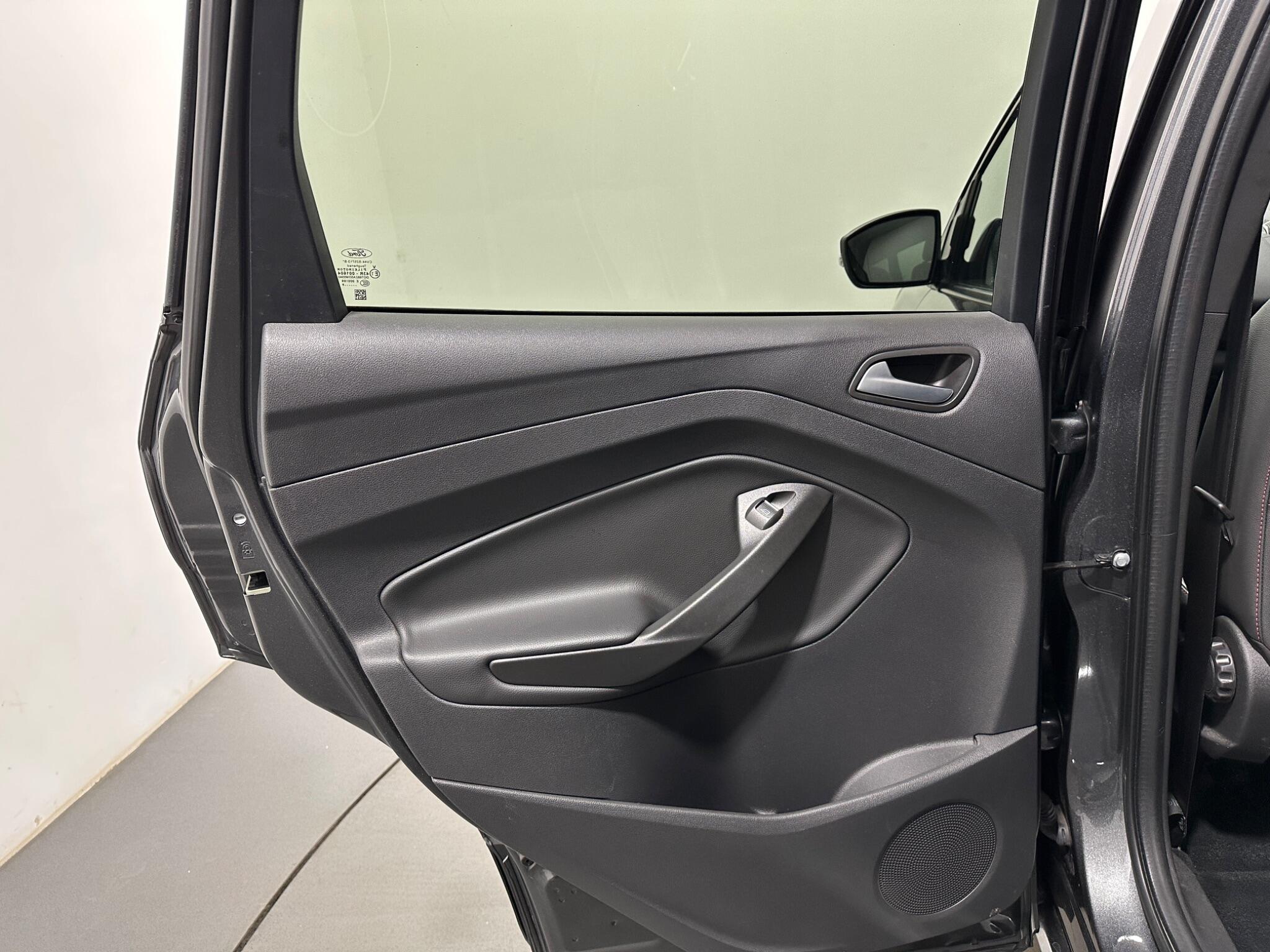 Ford Kuga view 38