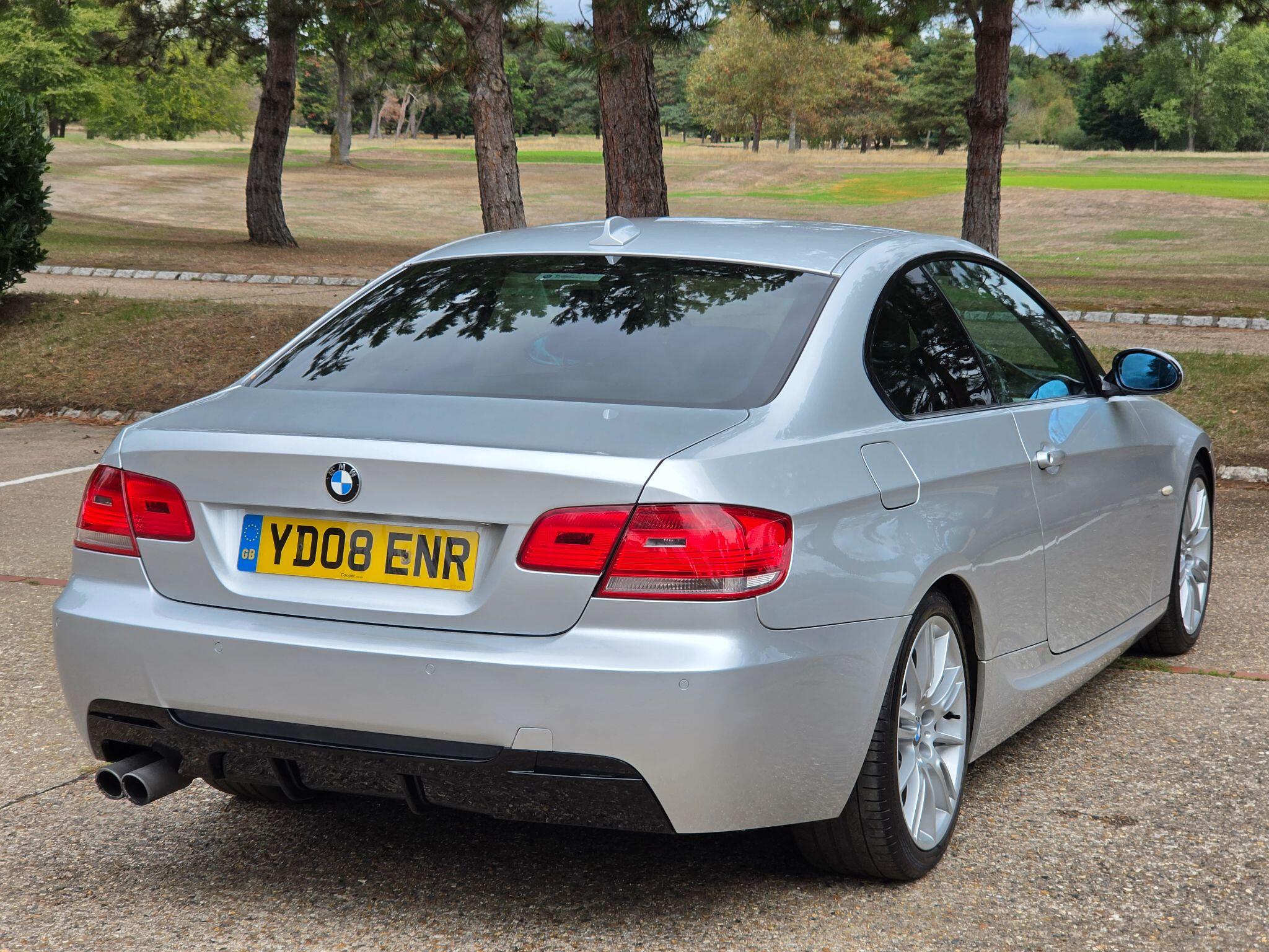 BMW 3 Series view 14
