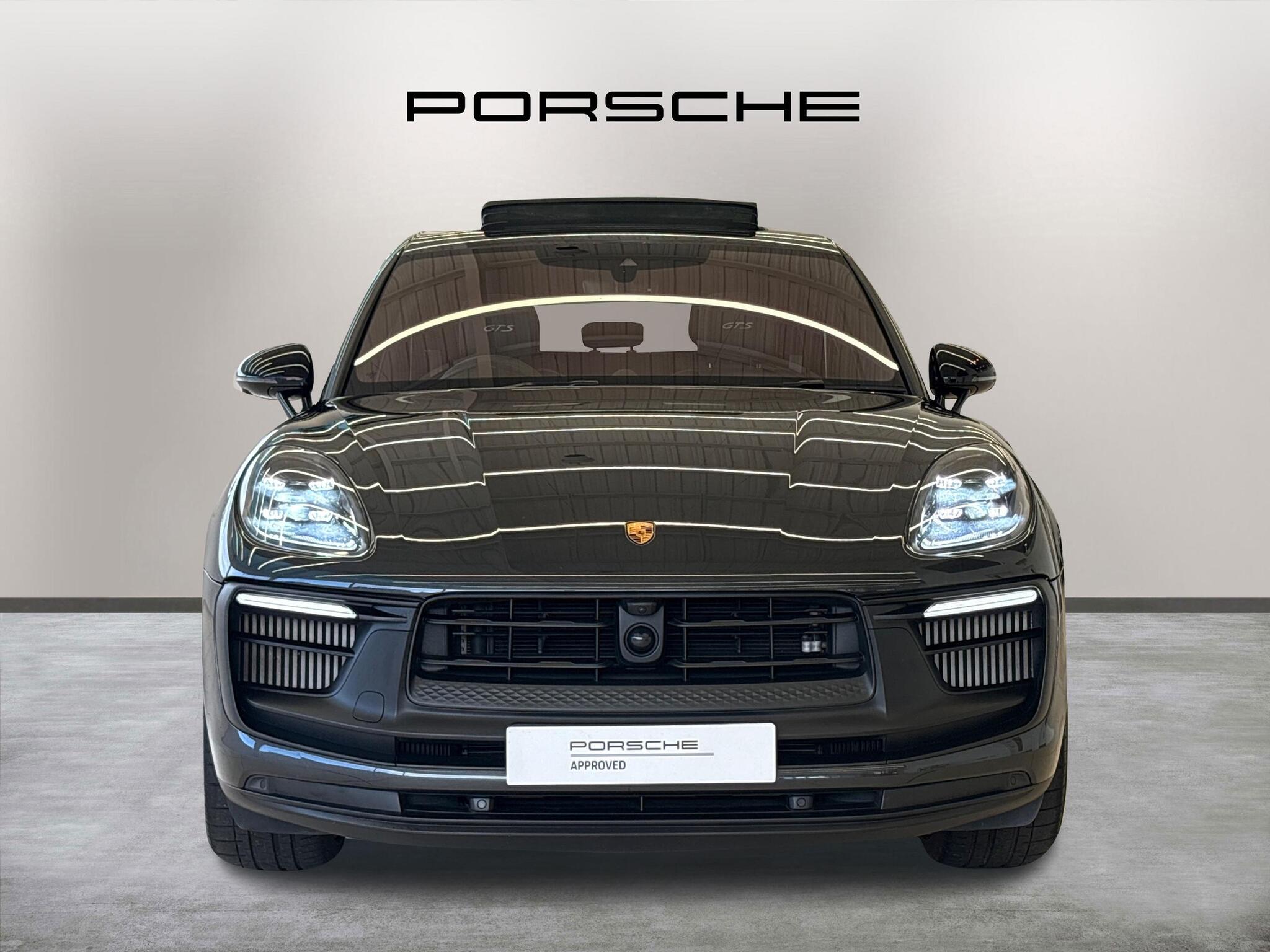 Porsche Macan view 2