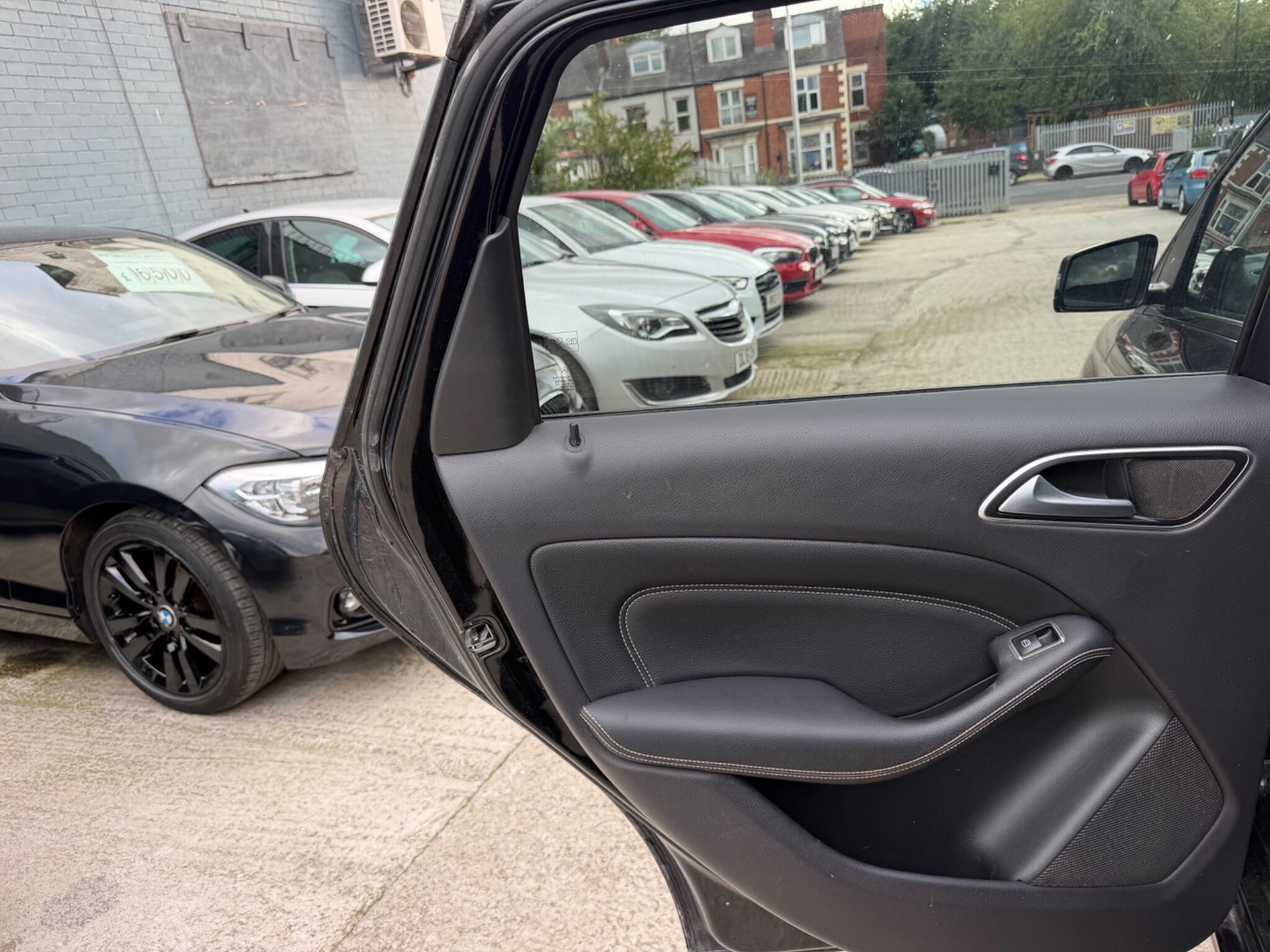 Mercedes-Benz B-Class view 25