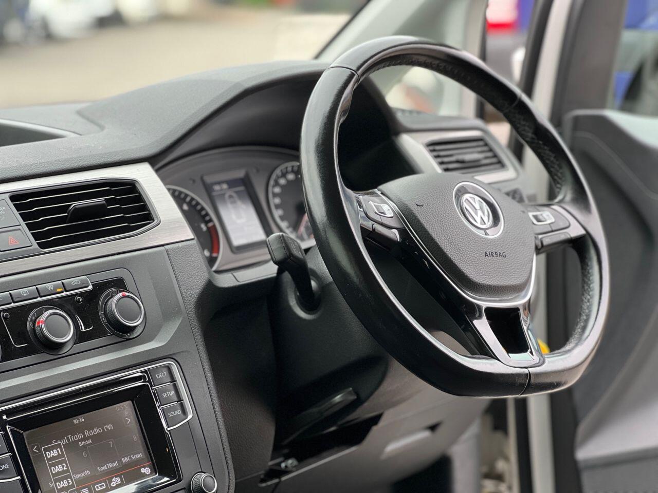 Volkswagen Caddy Maxi Life view 24
