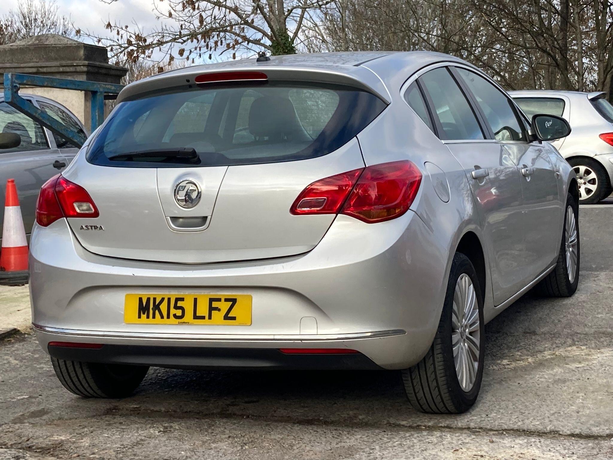 Vauxhall Astra view 5