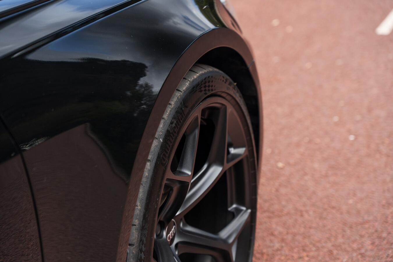 Audi RS6 Avant view 22