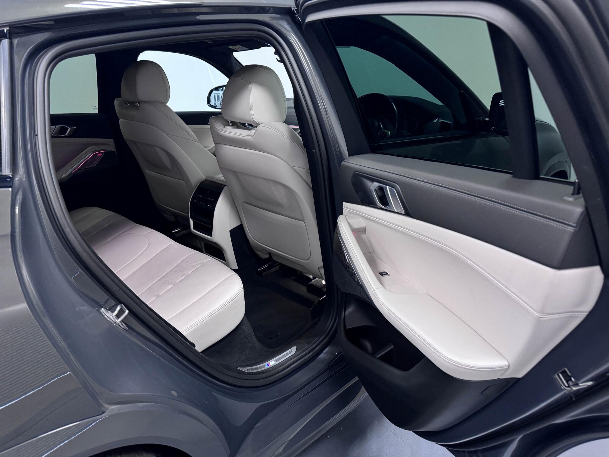 BMW X6 view 33
