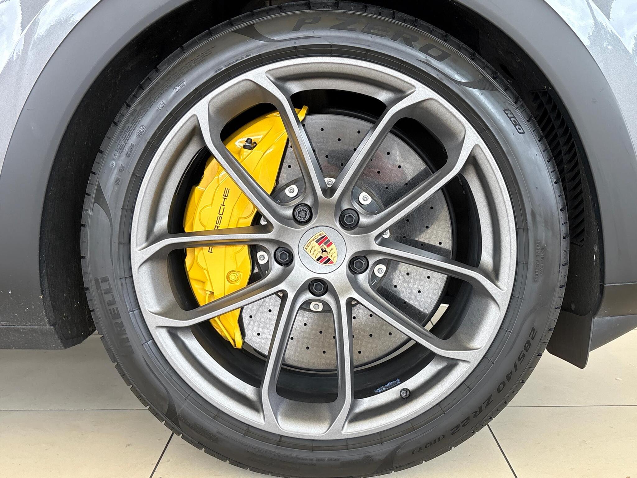 Porsche Cayenne view 24